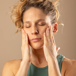 Detergente viso solido pelle normale