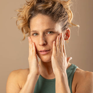 Detergente viso solido pelle mista ed impura